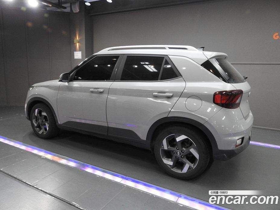 Hyundai Venue фото 2