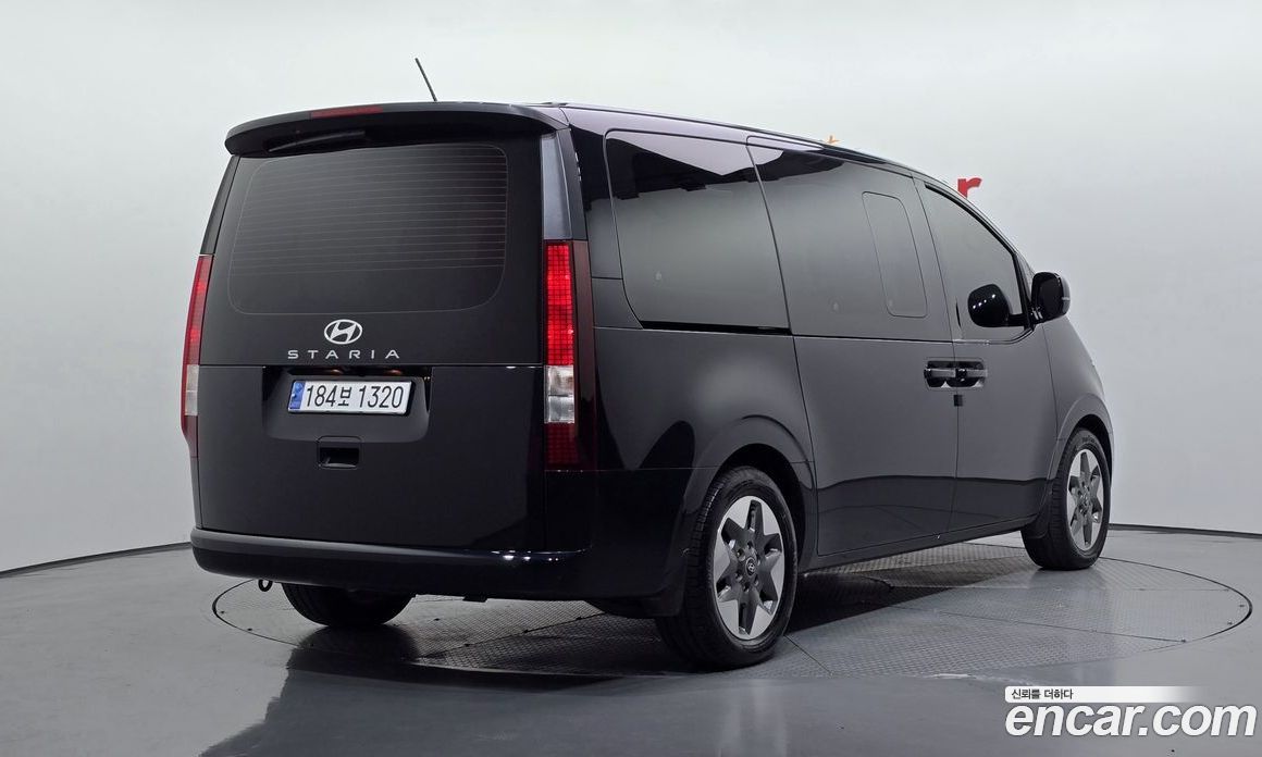 Hyundai Staria фото 2