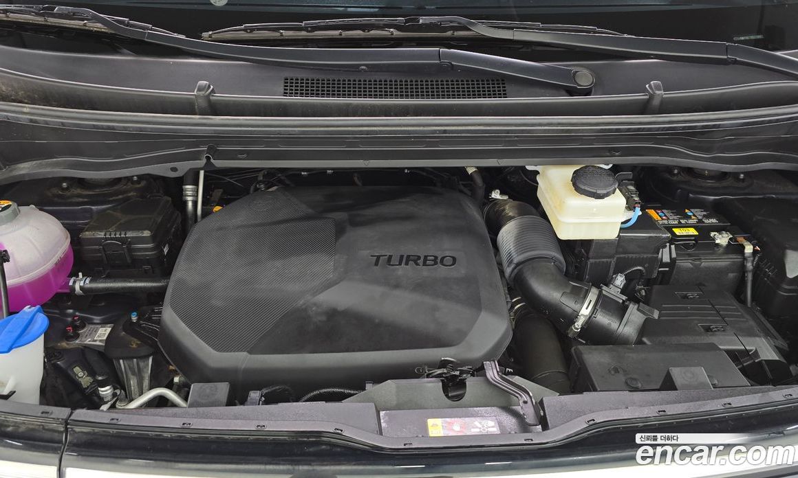 Hyundai Staria фото 6