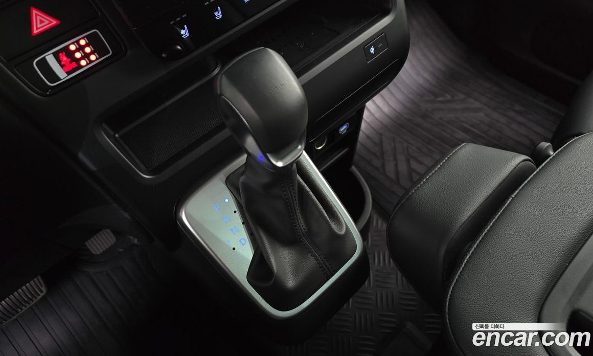 Hyundai Staria фото 9