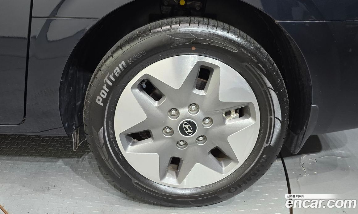 Hyundai Staria фото 21