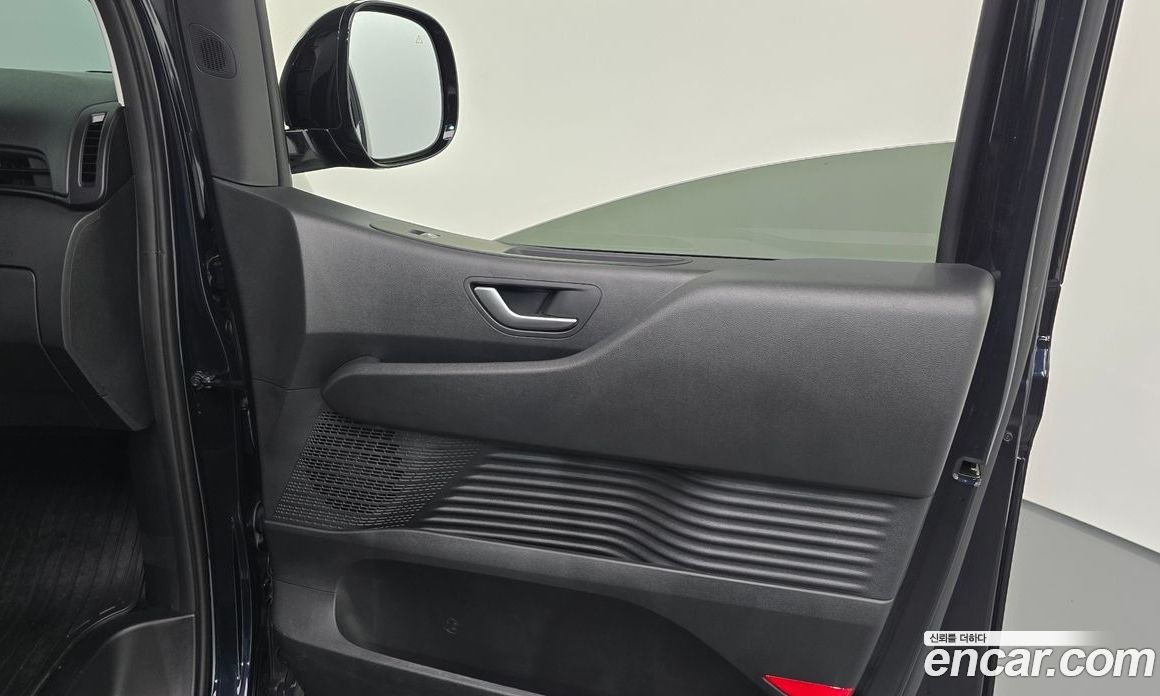 Hyundai Staria фото 25