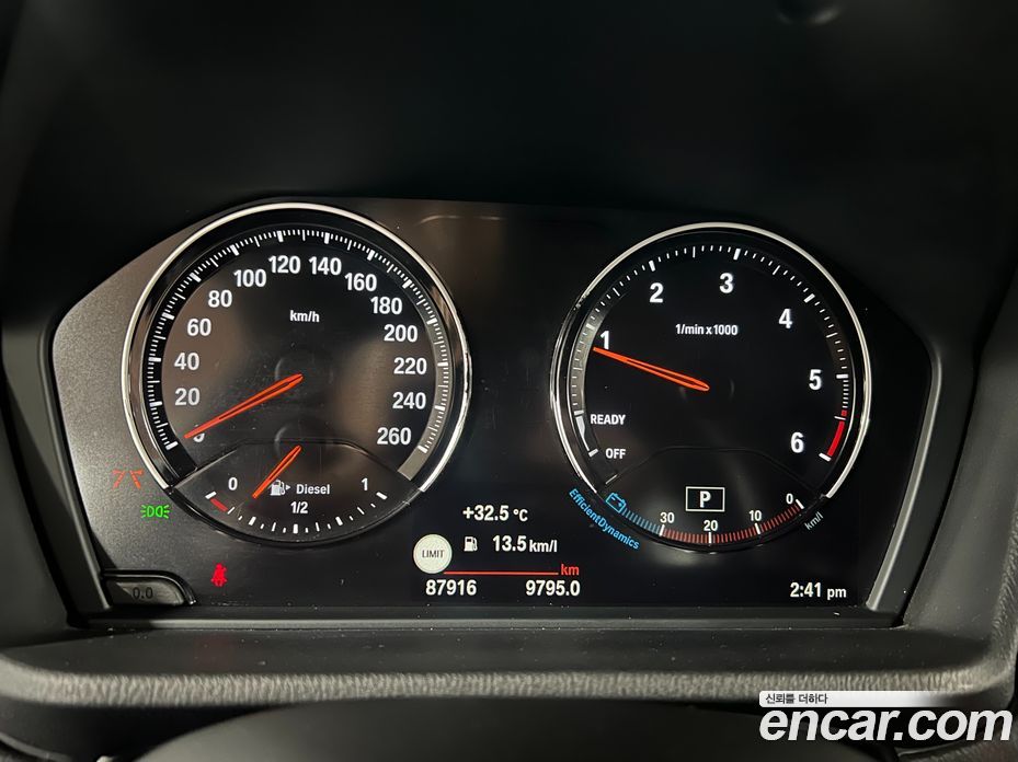 BMW X1 (F48) фото 12