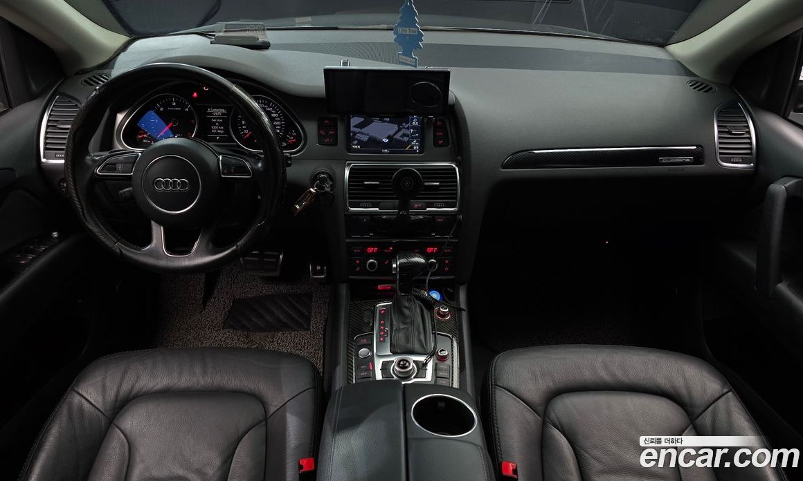 Audi Q7 фото 7