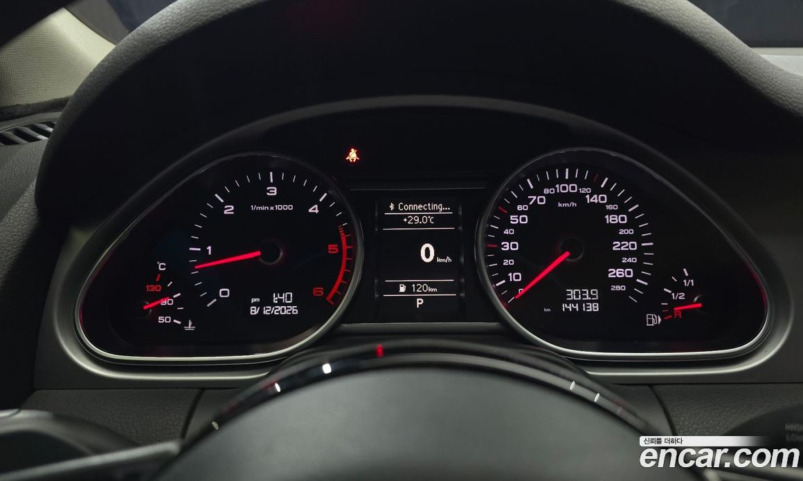Audi Q7 фото 8