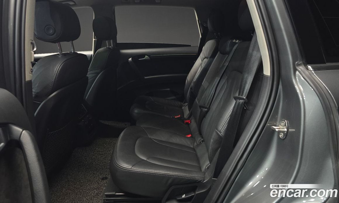 Audi Q7 фото 12