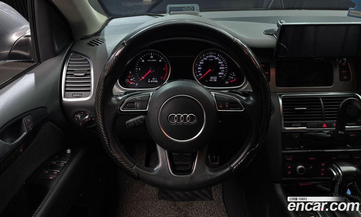 Audi Q7 фото 13