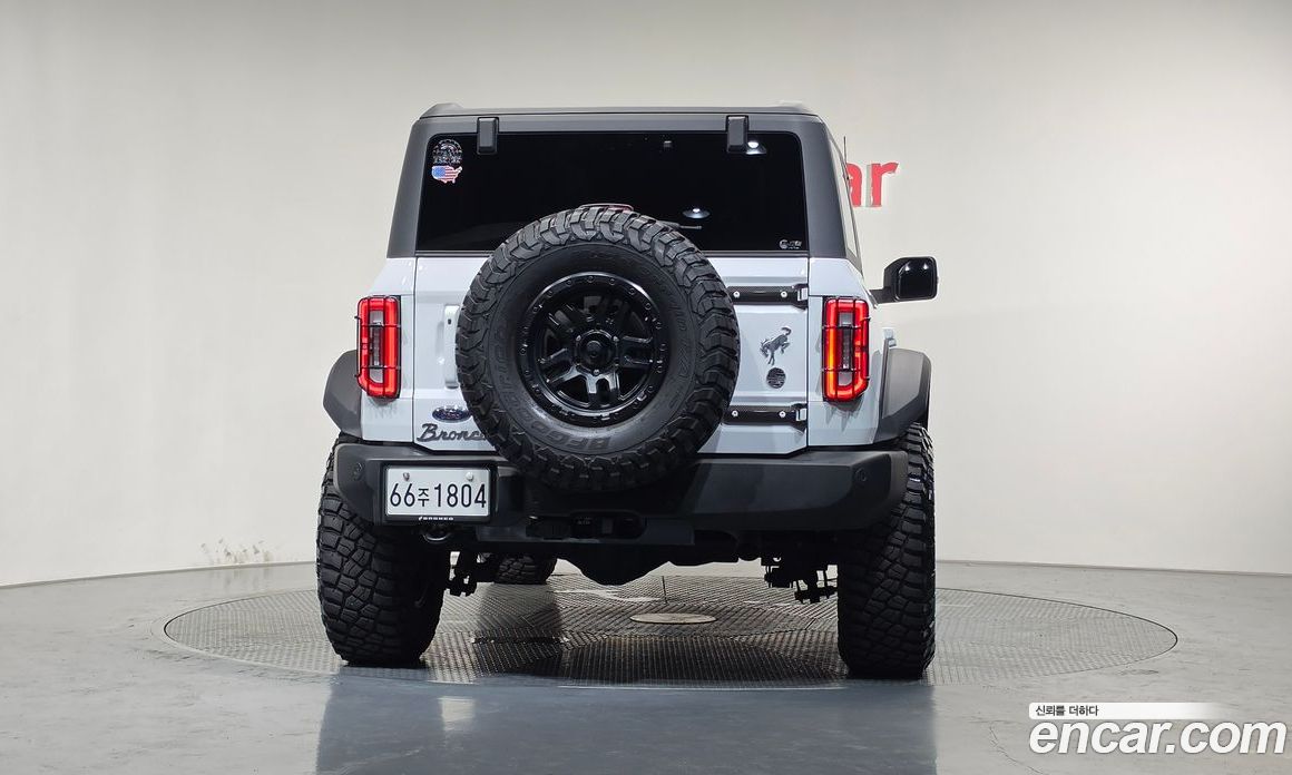 Ford Bronco 6th Gen фото 4