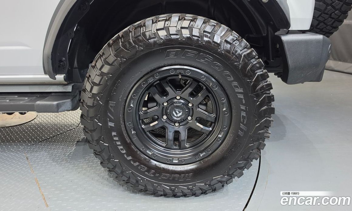 Ford Bronco 6th Gen фото 21