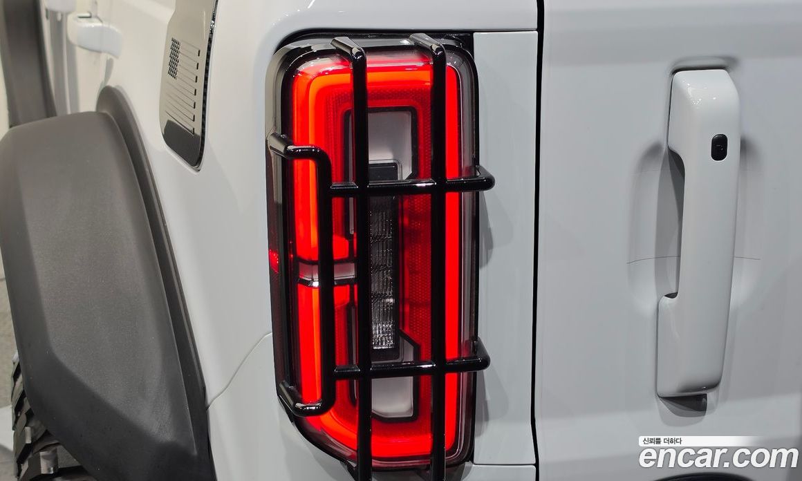 Ford Bronco 6th Gen фото 23