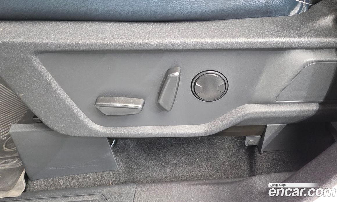Ford Bronco 6th Gen фото 31