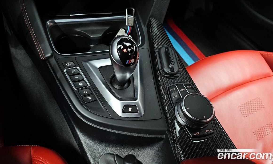 BMW M4 (F82) фото 9