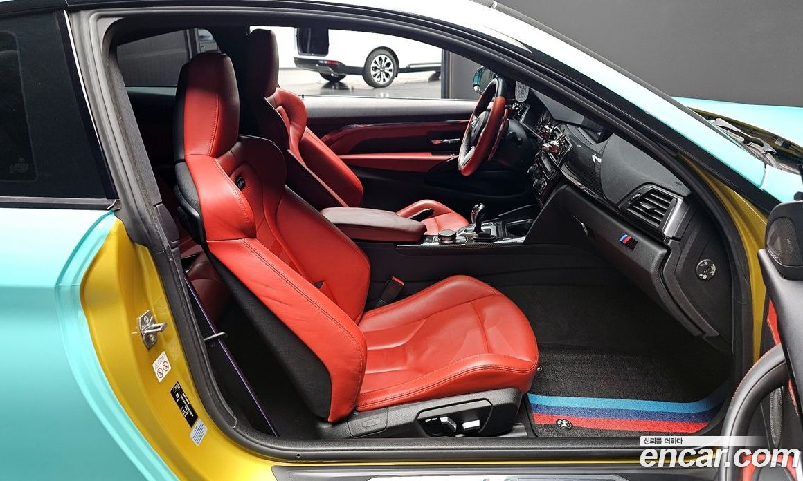 BMW M4 (F82) фото 10