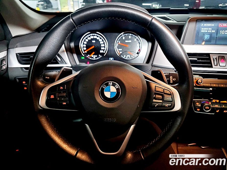 BMW X1 (F48) фото 9