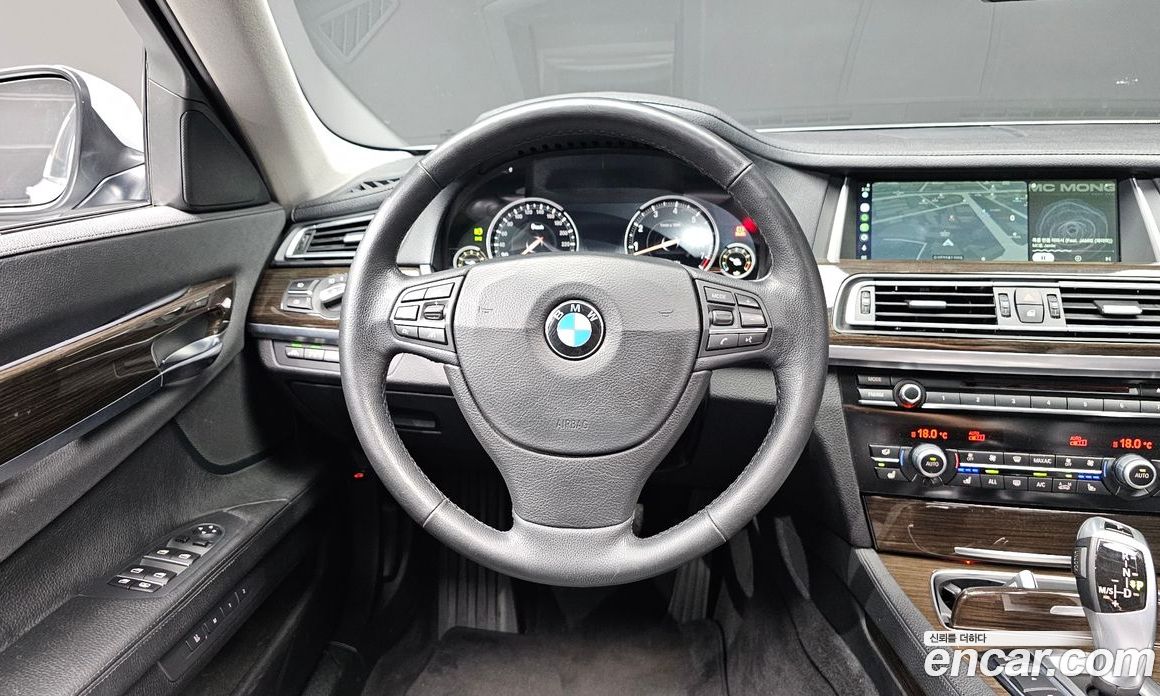 BMW 7-Series (F01) фото 13