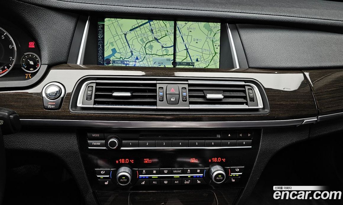 BMW 7-Series (F01) фото 14
