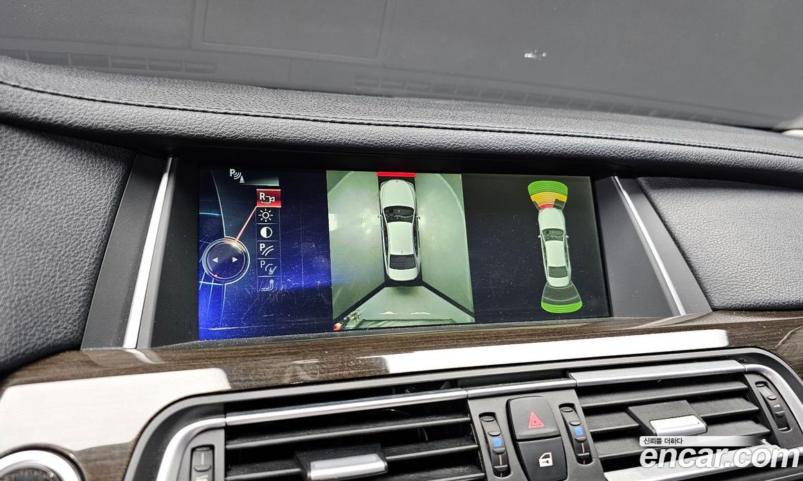 BMW 7-Series (F01) фото 15