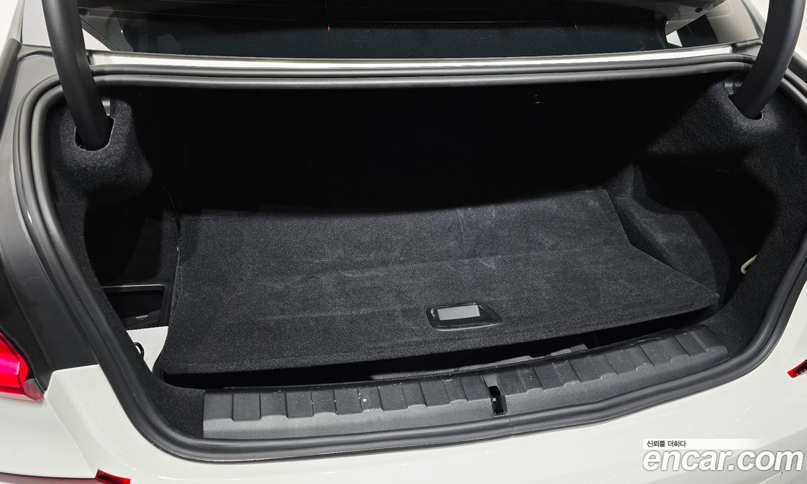 BMW 3-Series (G20) фото 18