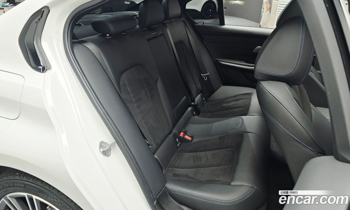 BMW 3-Series (G20) фото 19