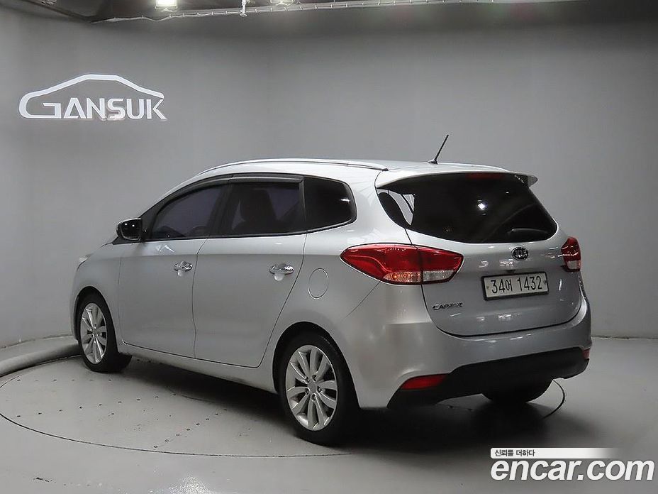 Kia Carens 3rd Gen фото 2