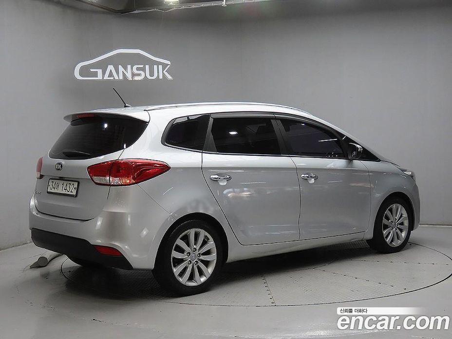 Kia Carens 3rd Gen фото 4