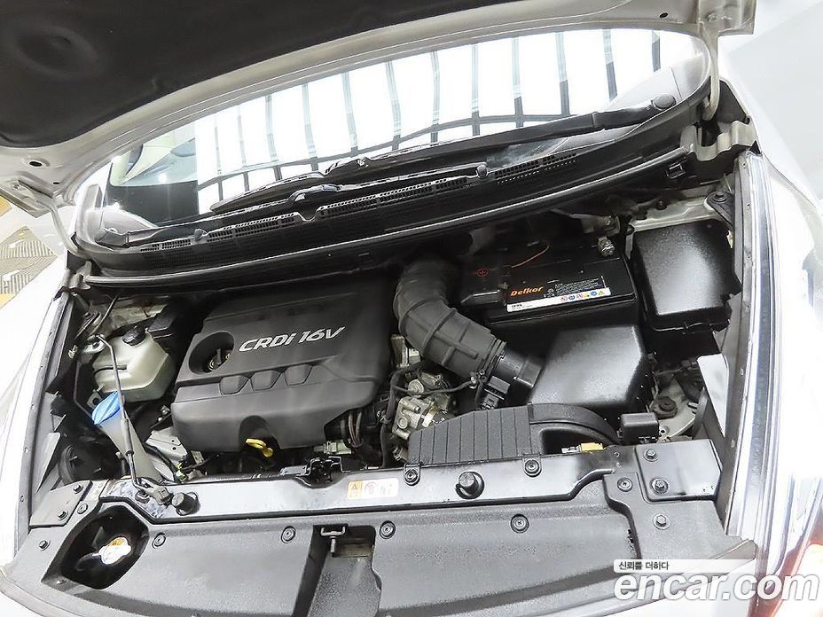 Kia Carens 3rd Gen фото 6