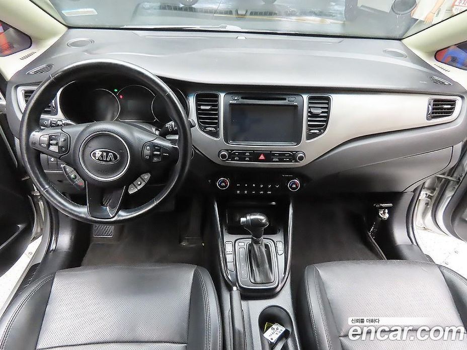 Kia Carens 3rd Gen фото 7