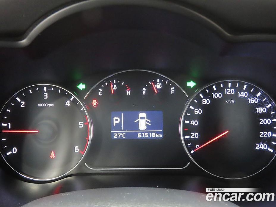 Kia Carens 3rd Gen фото 8