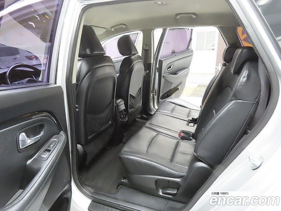 Kia Carens 3rd Gen фото 10