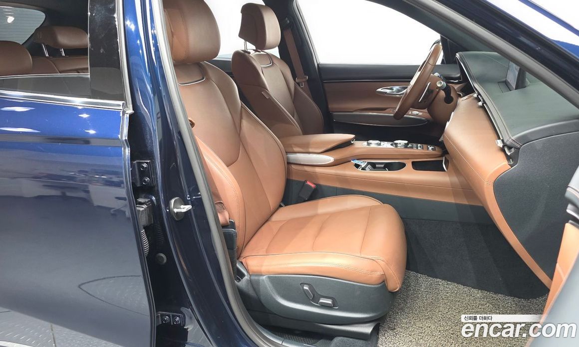 Genesis GV70 фото 10