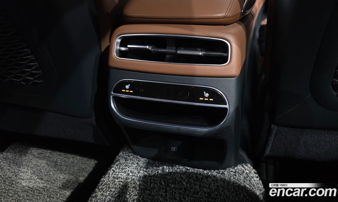 Genesis GV70 фото 17