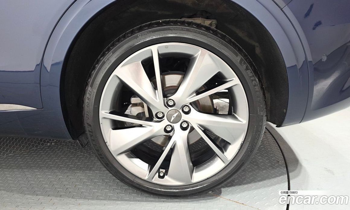 Genesis GV70 фото 21