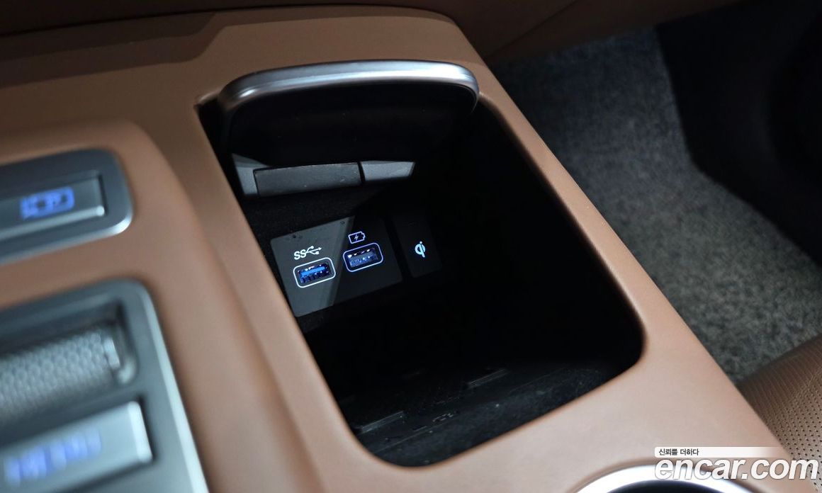Genesis GV70 фото 26