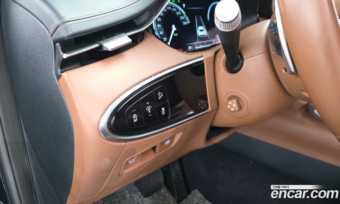 Genesis GV70 фото 30