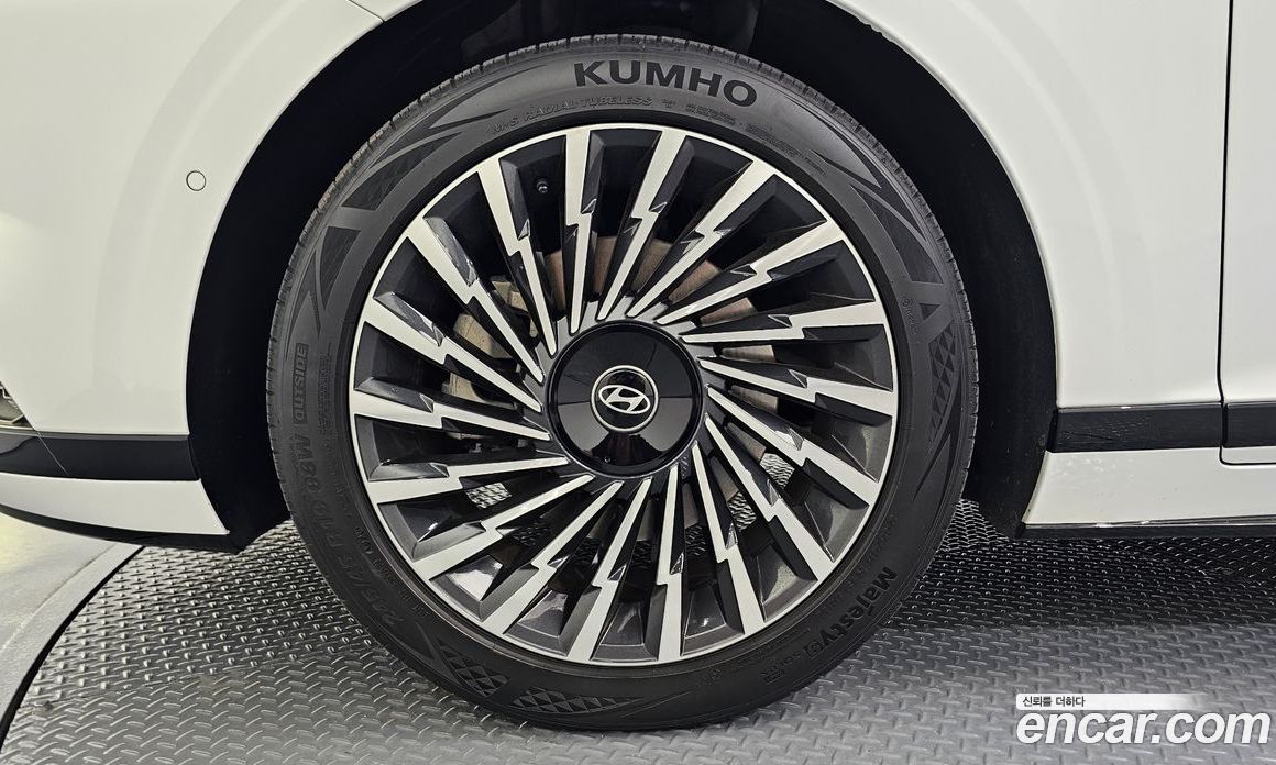 Hyundai Grandeur (GN7) фото 5