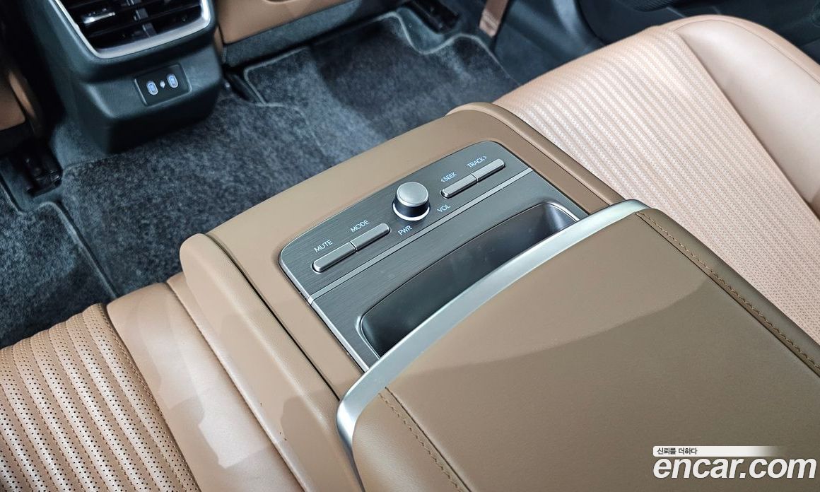 Hyundai Grandeur (GN7) фото 16