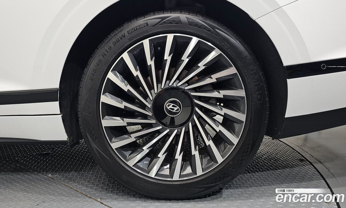 Hyundai Grandeur (GN7) фото 21