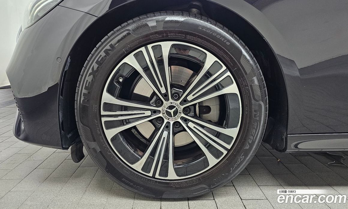 Mercedes-Benz E-Class W214 фото 4