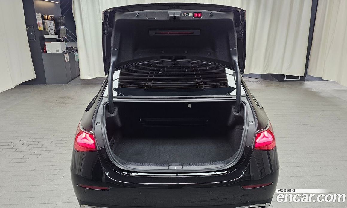 Mercedes-Benz E-Class W214 фото 16