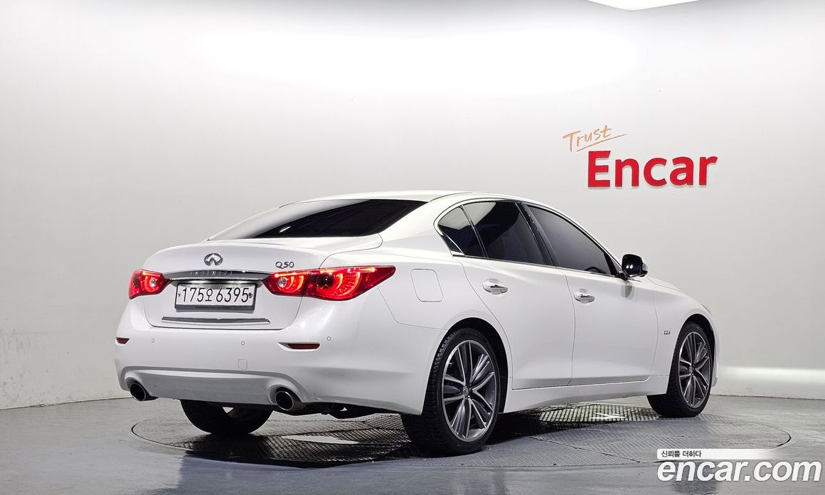 Infiniti Q50 фото 2