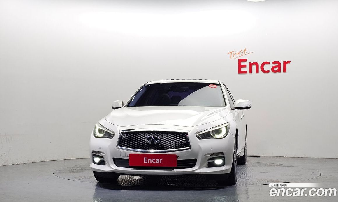 Infiniti Q50 фото 3
