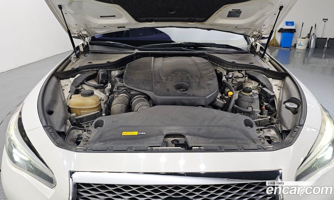 Infiniti Q50 фото 6