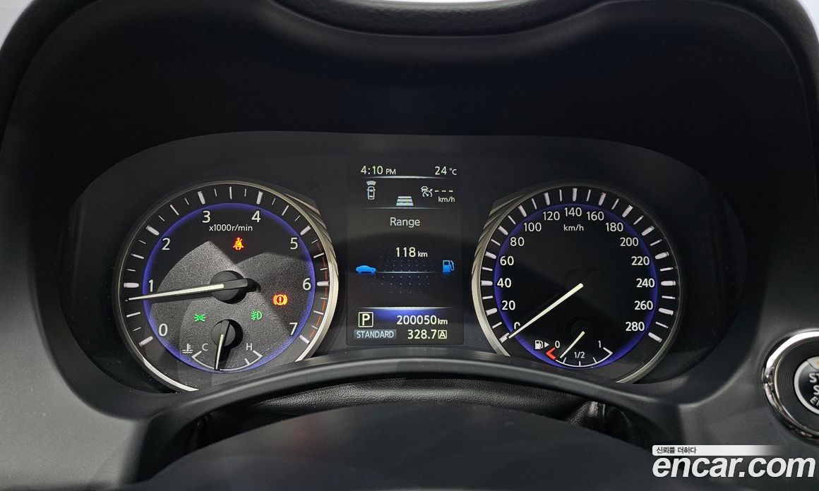 Infiniti Q50 фото 8