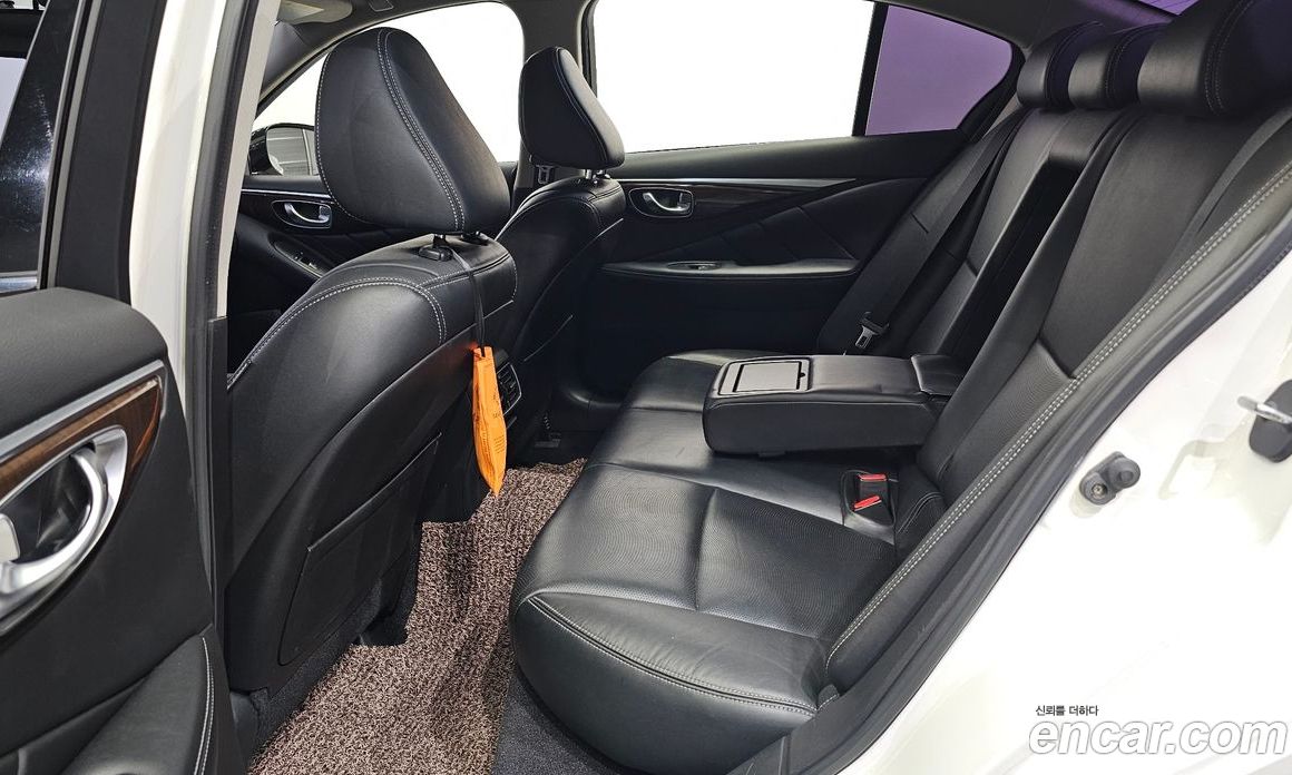 Infiniti Q50 фото 11