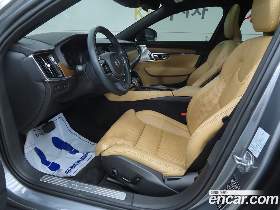 Volvo S90 фото 5