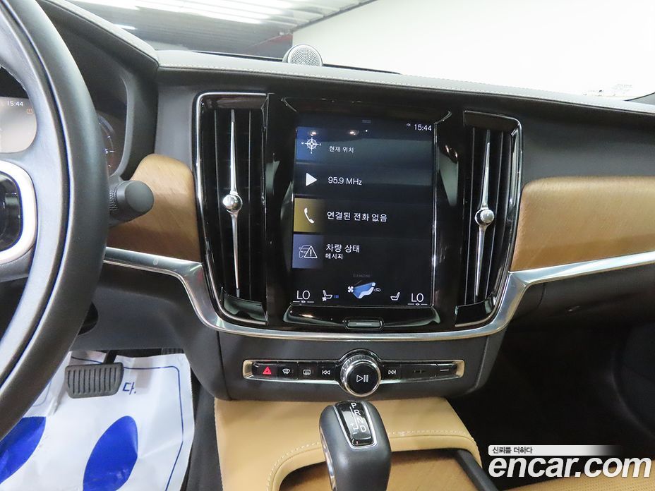 Volvo S90 фото 10
