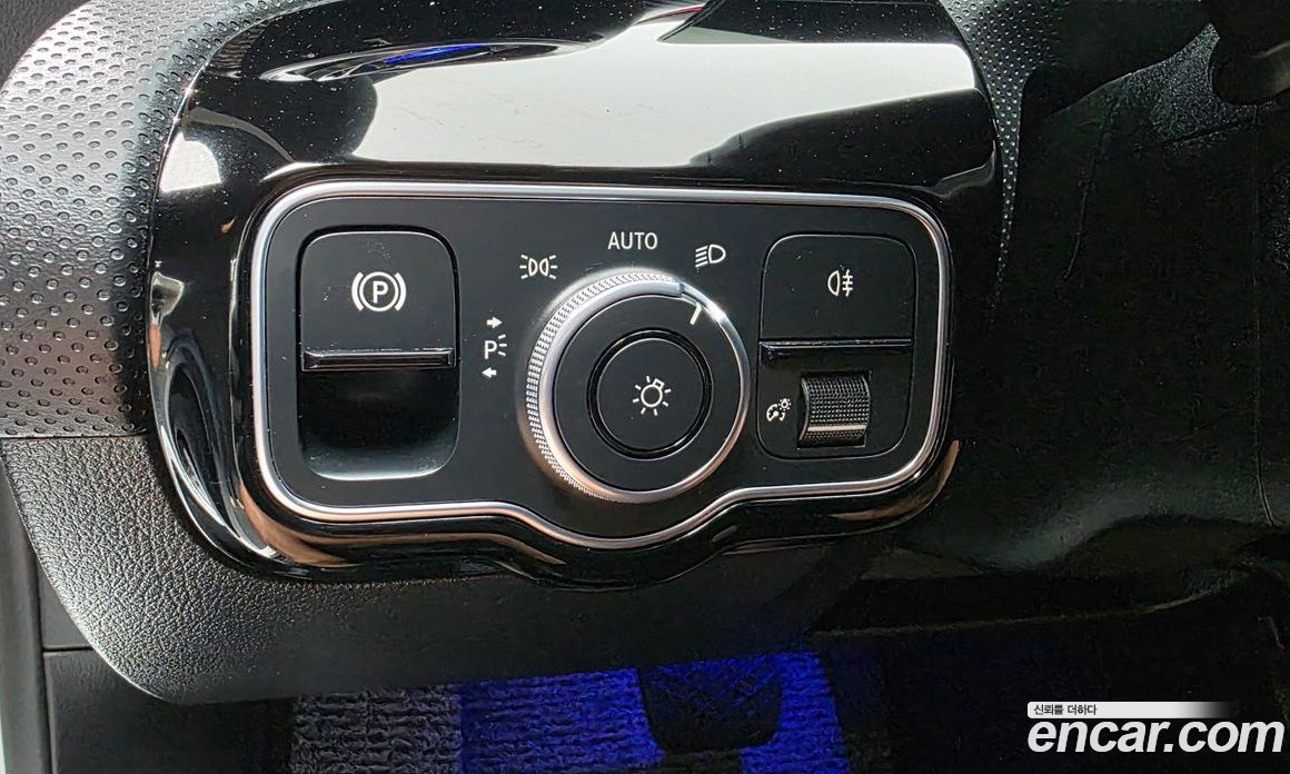 Mercedes-Benz A-Class W177 фото 6