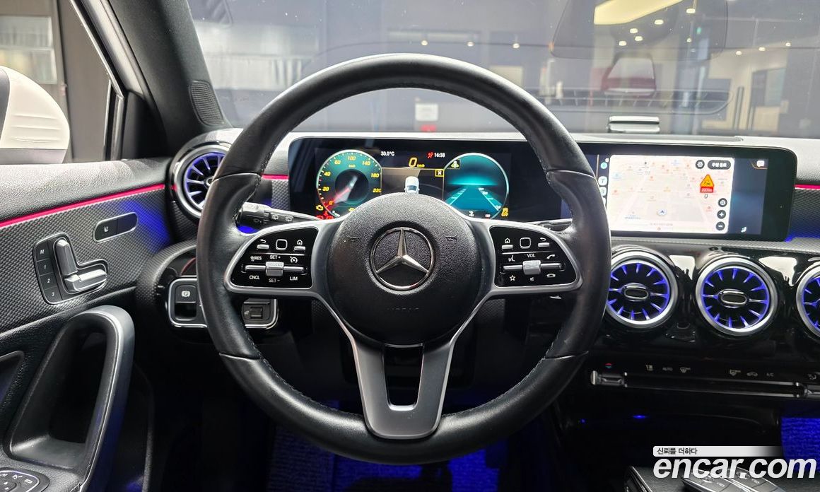 Mercedes-Benz A-Class W177 фото 12