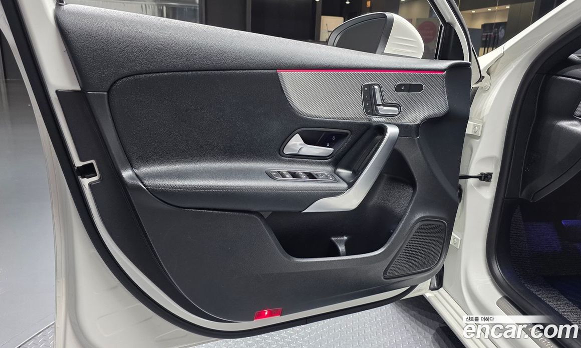 Mercedes-Benz A-Class W177 фото 15