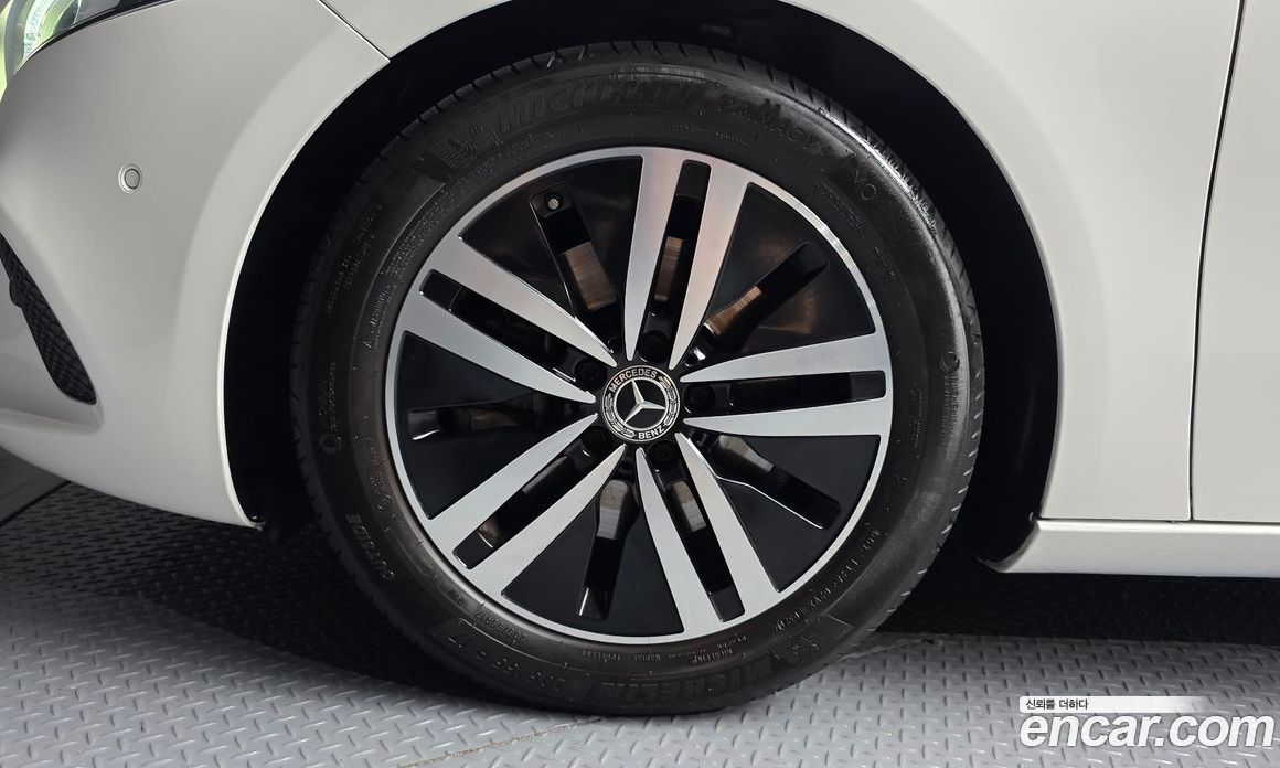 Mercedes-Benz A-Class W177 фото 31